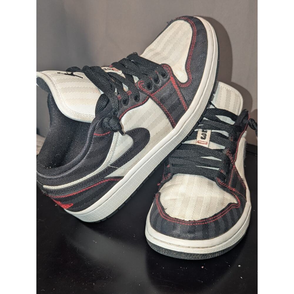 Nike Air Jordan 1 Womens 7.5 SE Utility Low Black and white with red stitching